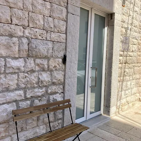 Il Porto E Di Casa 特拉尼